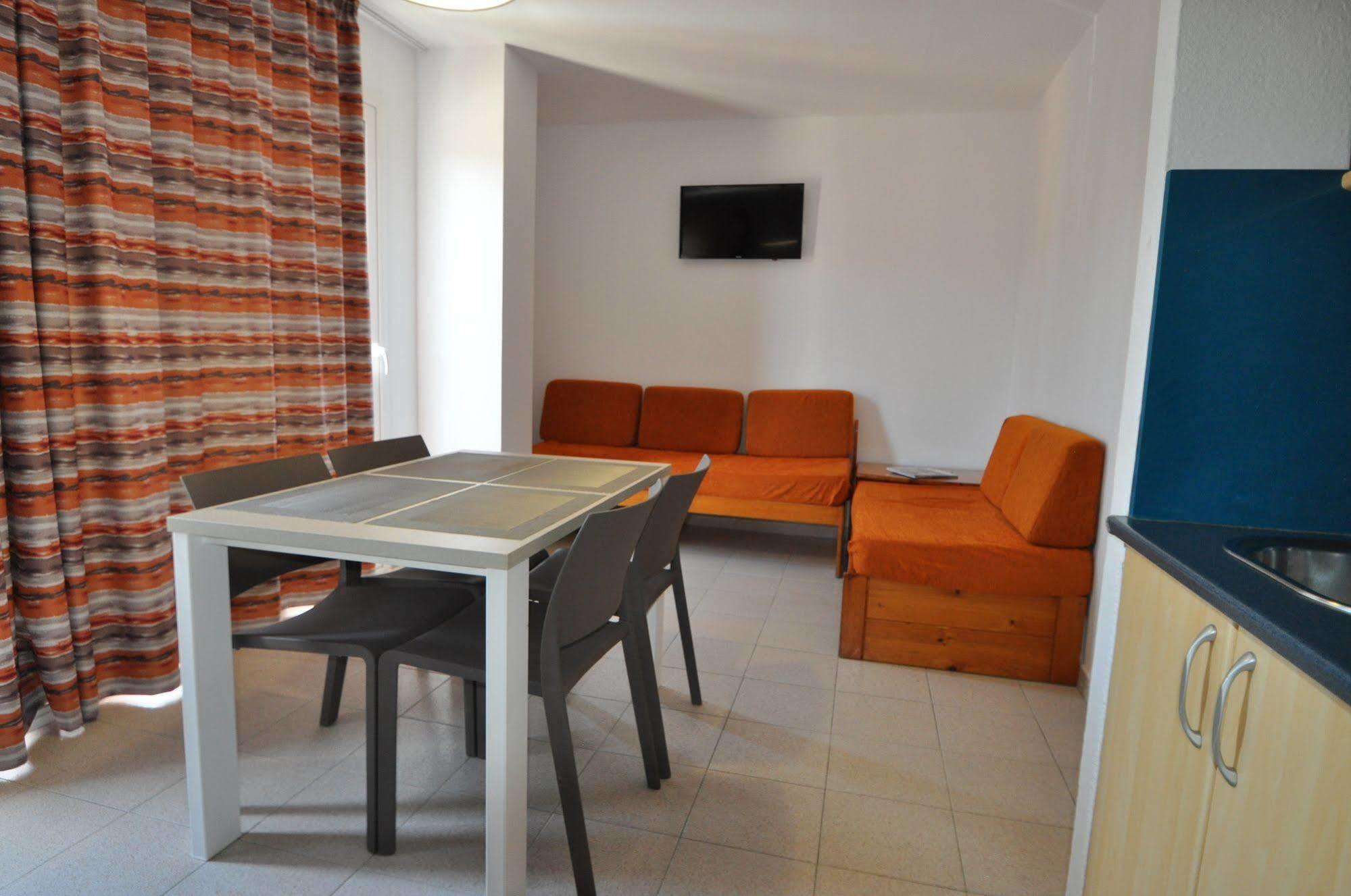 Aparthotel Safari Calella Exterior photo