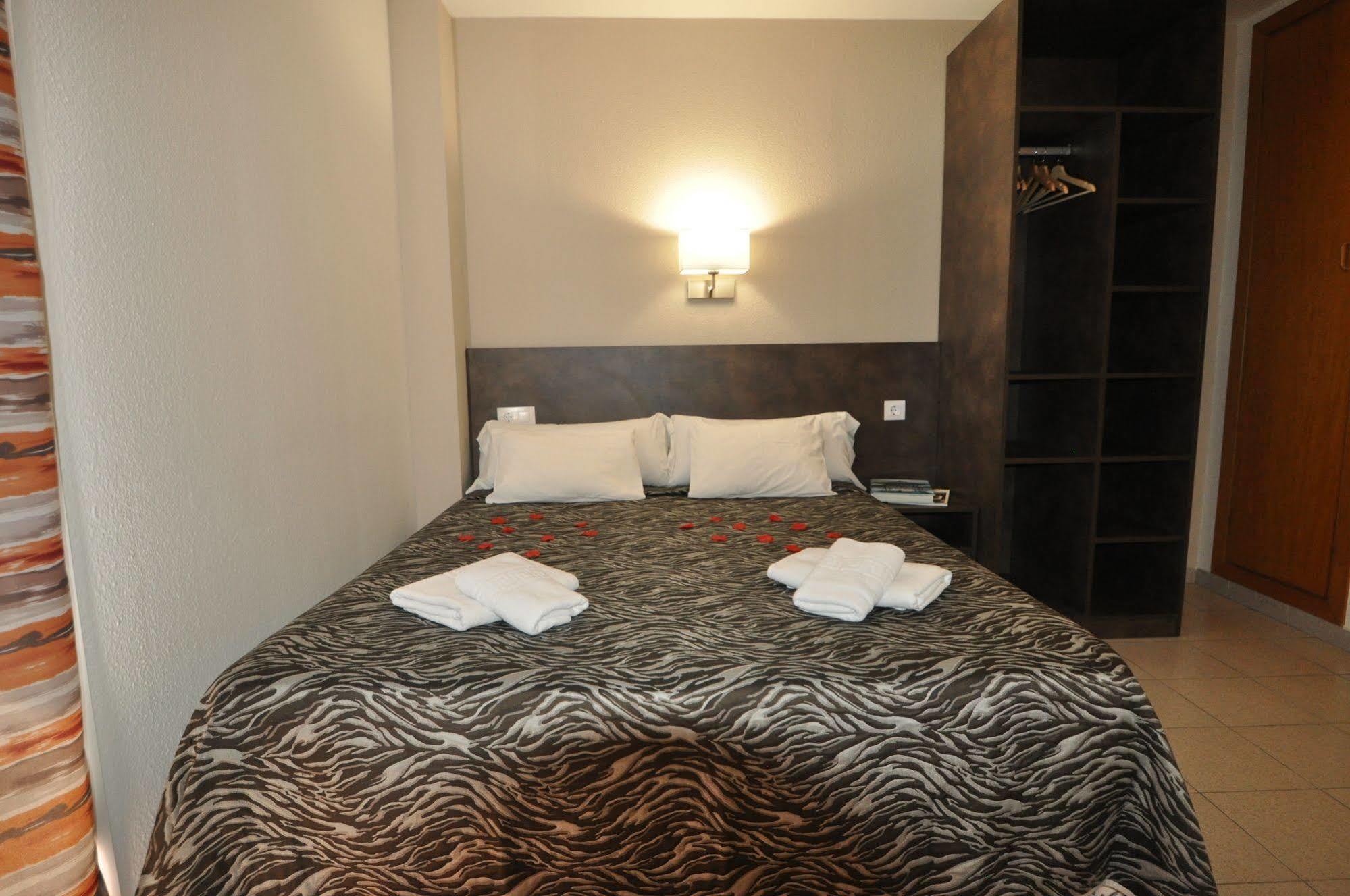 Aparthotel Safari Calella Exterior photo