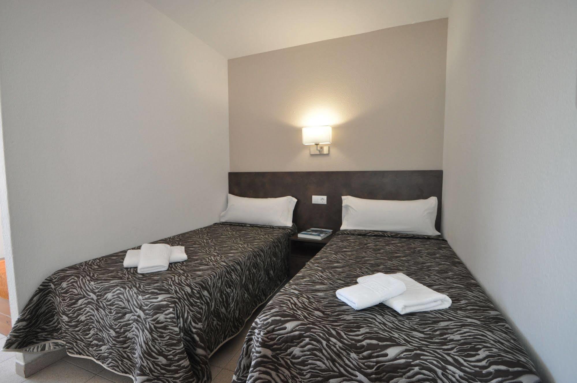 Aparthotel Safari Calella Exterior photo